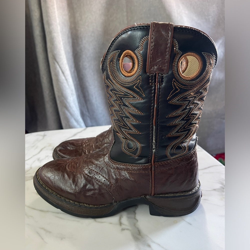 Durango kids boots in good used condition size 2M